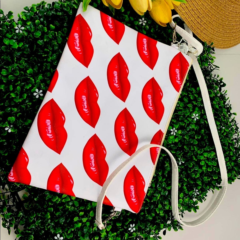 Red lips crossbody purse